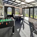 3 Bedroom Cozy In 度假居