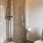 3 Bedroom Cozy In