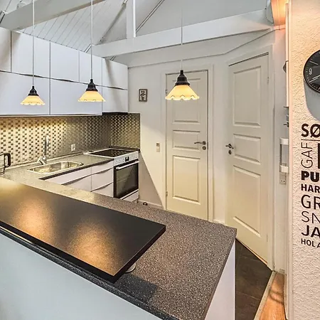 3 Bedroom Cozy In Prázdninový dům *