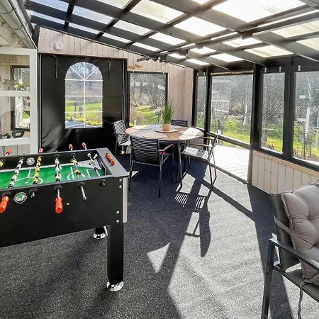 3 Bedroom Cozy In Holiday home