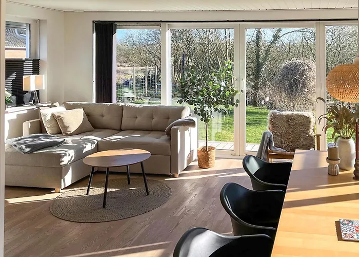 Holiday home 3 Bedroom Cozy In *