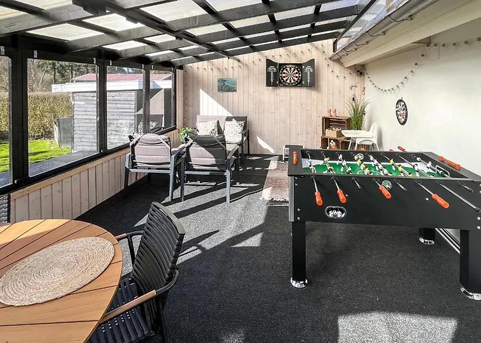 3 Bedroom Cozy In * ハザスレウ