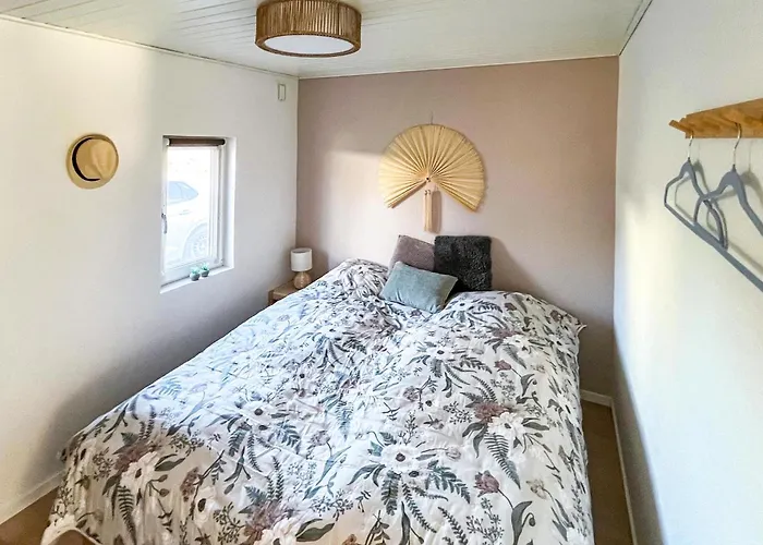 別荘 3 Bedroom Cozy In